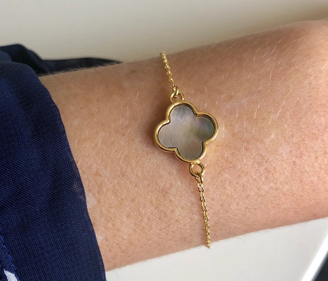 The Subtle Power of the Clover: Choosing the Right Bracelet for Your Business Conference