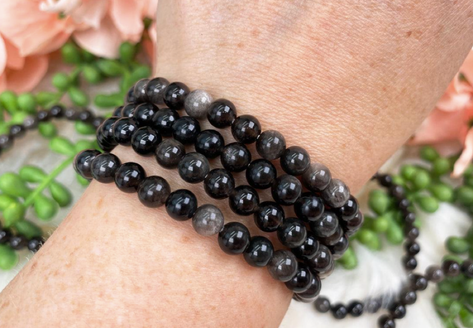 7 Benefits of Wearing an Obsidian Bracelet